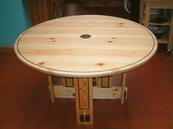 Dining table in pine and wenge